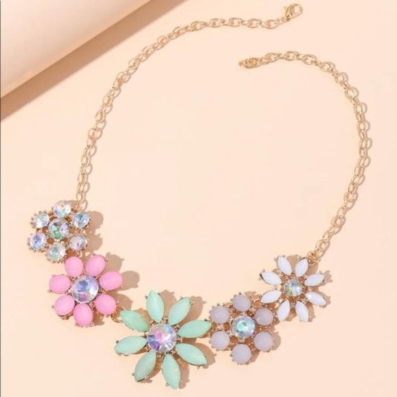 NEW BEAUTIFUL GEMSTONE FLOWERS GOLD NECKLACE - Picture 1 of 5